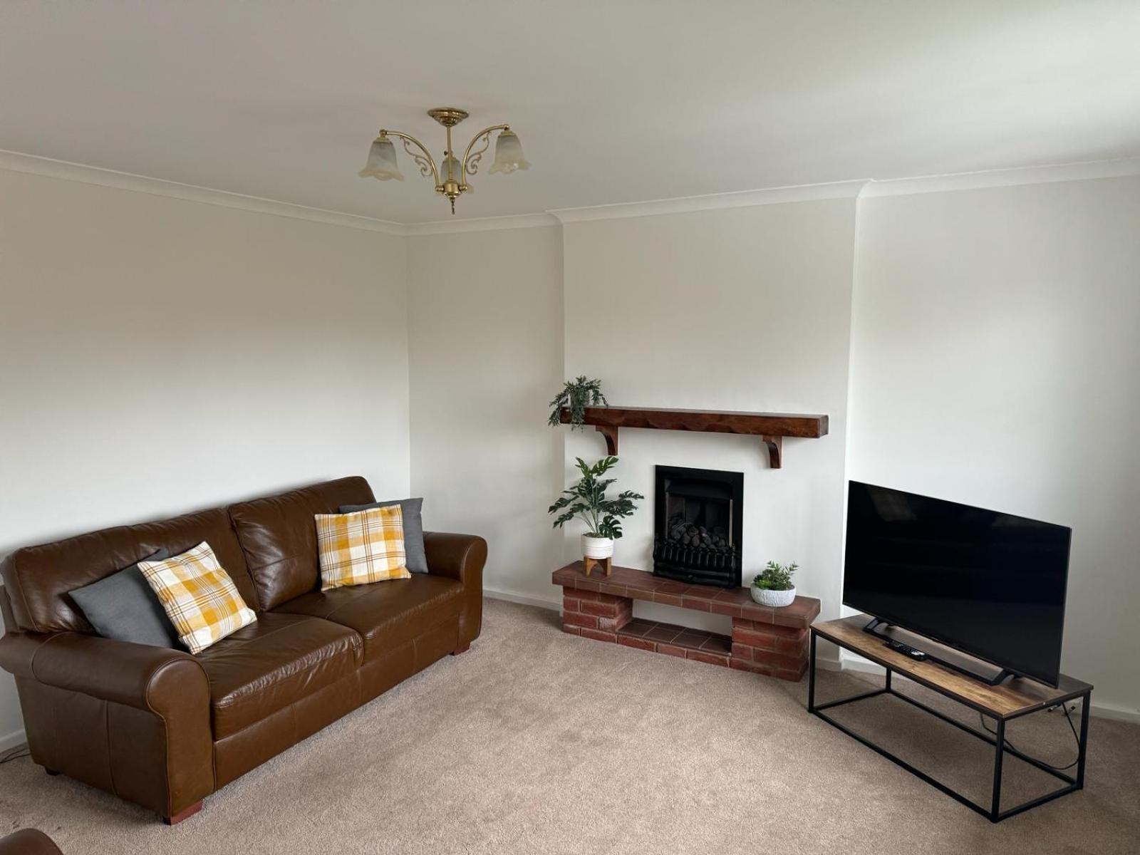Stratford Upon Avon: 2 Bed Town Centre Apartment, Parking For One Car Bagian luar foto